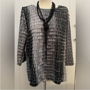 Silver Stacked Tiered 3/4 Sleeve Top Sz LG